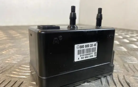 Mercedes-Benz E W212 Central locking vacuum pump A5998200010 3131930077 0008003348