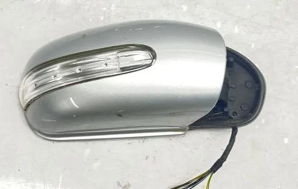 Mercedes-Benz C W203 Front door electric wing mirror 413133420