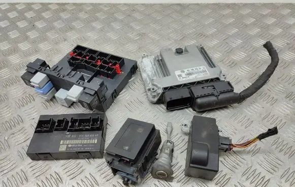 Volkswagen PASSAT CC Engine ECU kit and lock set 3C0905843 3C0959433AP 06J906026DA