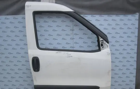Opel Combo D Front door