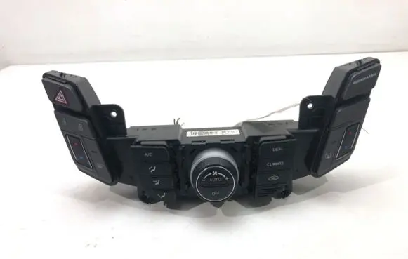 Hyundai i40 Interior fan control switch 