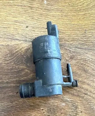 Renault Master III Windscreen/windshield washer pump 9641553880