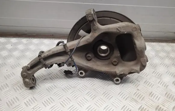 Dodge RAM Front wheel hub 68044703