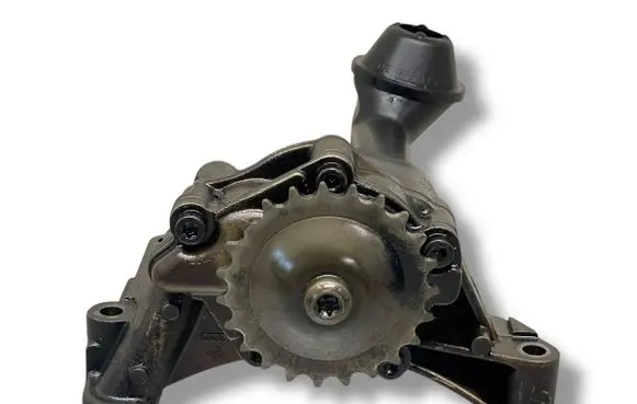 Audi A3 S3 A3 Sportback 8P Oil pump 038115121C 038115105C