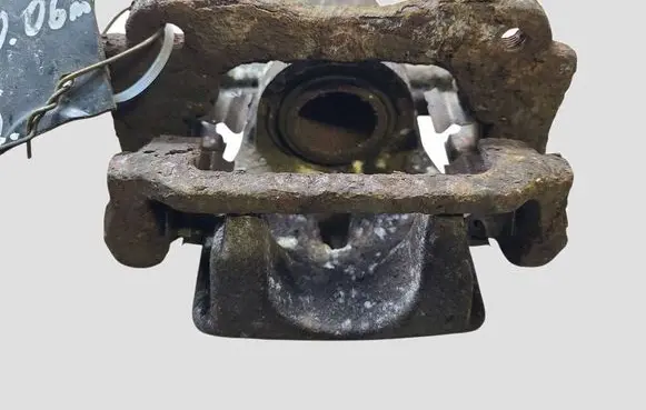 Toyota Corolla Verso E121 Rear brake caliper