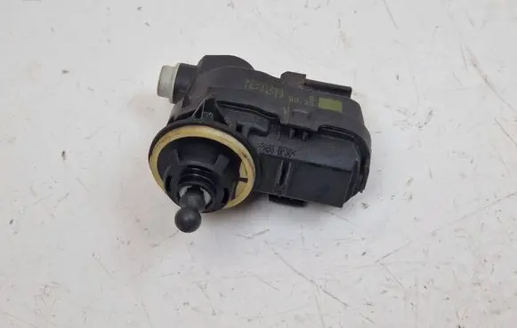 Nissan Qashqai Headlight level adjustment motor 92001203