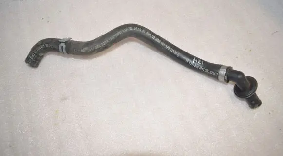 Mercedes-Benz E W211 Engine coolant pipe/hose 2118302615