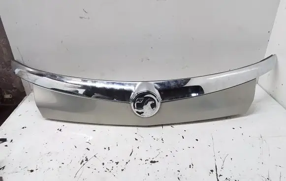 Opel Insignia A Tailgate trim