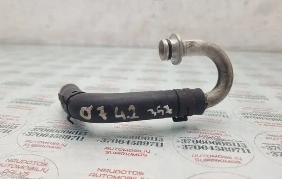 Audi Q7 4L Engine coolant pipe/hose 079121063T
