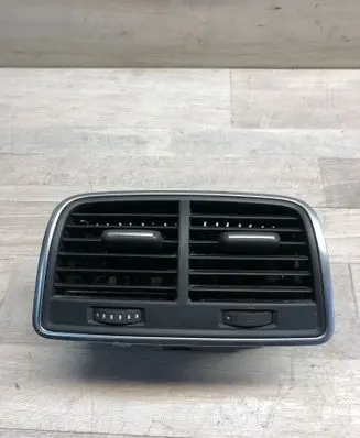 Rear air vent grill