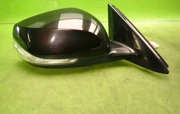 Infiniti Q30 Front door electric wing mirror E11038068