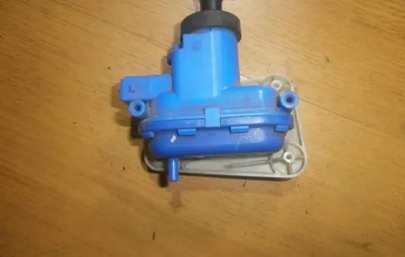 Audi 80 90 B3 Central locking vacuum pump 893862123