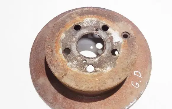 Toyota Avensis T250 Rear brake disc neventiliuojamas