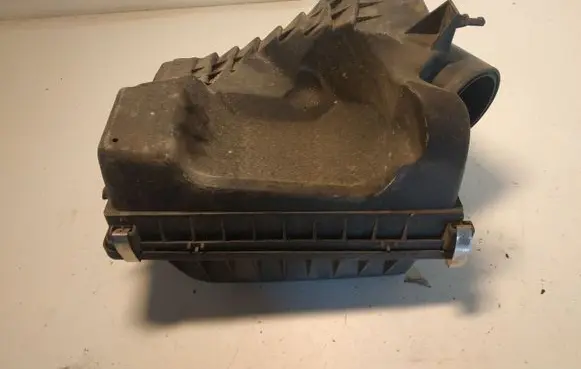 Opel Zafira A Air filter box 24443112