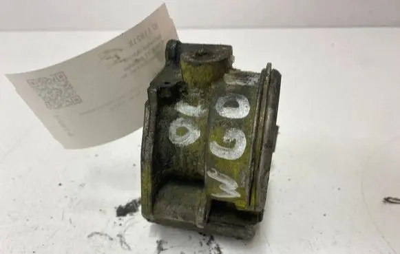 Volkswagen Golf V Throttle valve 03G128063C