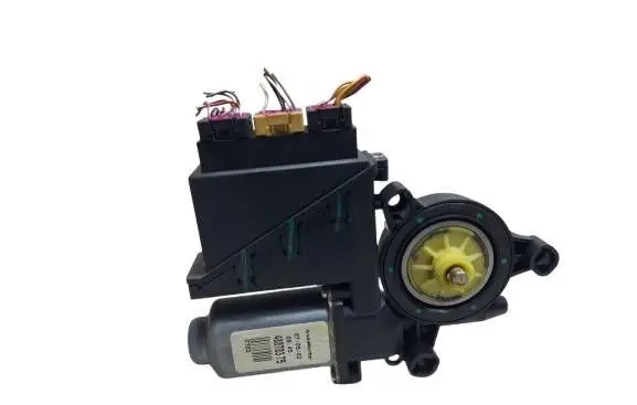 Volkswagen Polo Front door window regulator motor 6Q2959802A