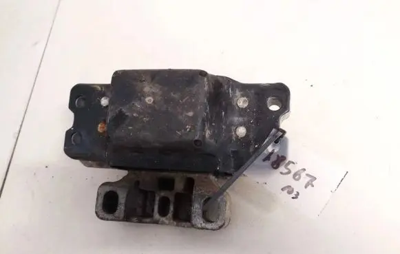 Engine mount bracket