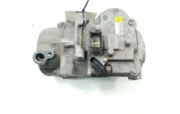 Toyota RAV 4 (XA40) Air conditioning (A/C) compressor (pump) 8837033030