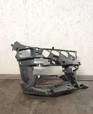 BMW 3 G20 G21 Front bumper mounting bracket 8069348 1739610