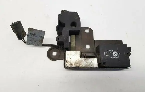 BMW 5 E39 Tailgate window lock/catch/latch 8360193