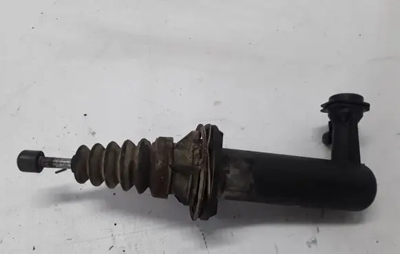 Renault Master III Clutch slave cylinder 306202804R