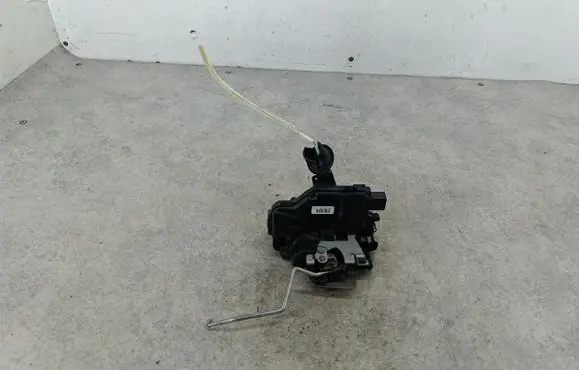 Audi A2 Front door lock 8Z1837016E