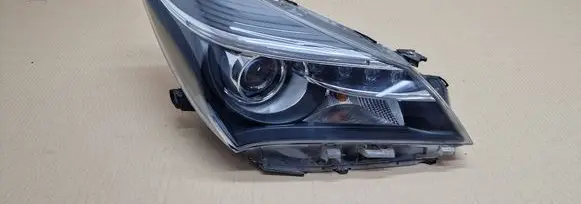 Toyota Yaris Headlight/headlamp 0D1620D163