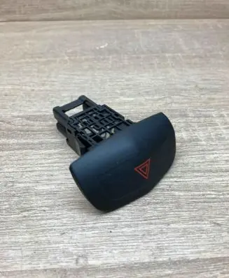 Nissan Primera Hazard light switch 06016 Used