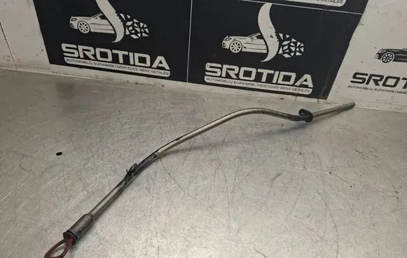 Mercedes-Benz C W204 Oil level dip stick