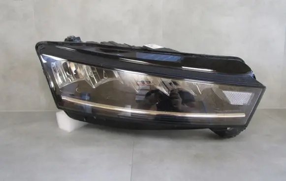 Skoda Octavia Mk4 Headlight/headlamp 5E4941016