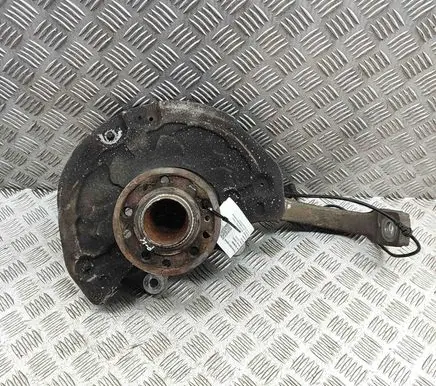 Mercedes-Benz C W205 Front wheel hub A2053322100