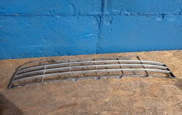 Peugeot 308 Front bumper lower grill 