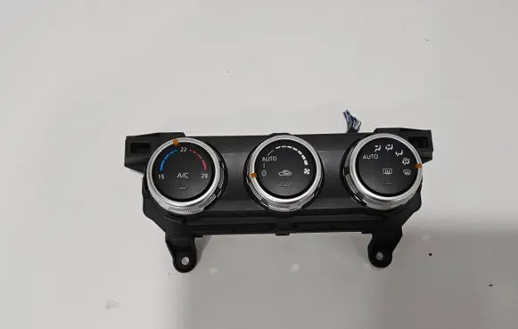 Mazda 2 Climate control unit DG7N61190E