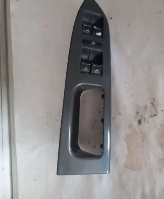 Volkswagen Touran I Electric window control switch 1T1867371F
