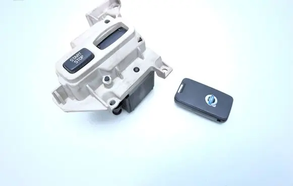 Volvo V70 Ignition lock 30797211 30710778 329001
