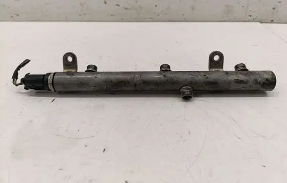 Mercedes-Benz E C207 W207 Fuel main line pipe A6420703095