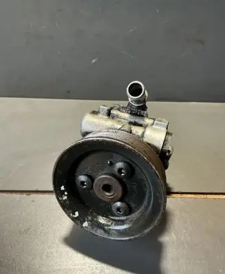 BMW X5 E53 Power steering pump 7510185