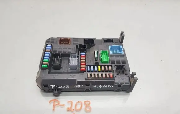 Peugeot 208 Fuse box set