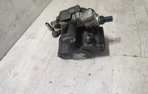 Mercedes-Benz GLK (X204) Fuel injection high pressure pump A6510702101