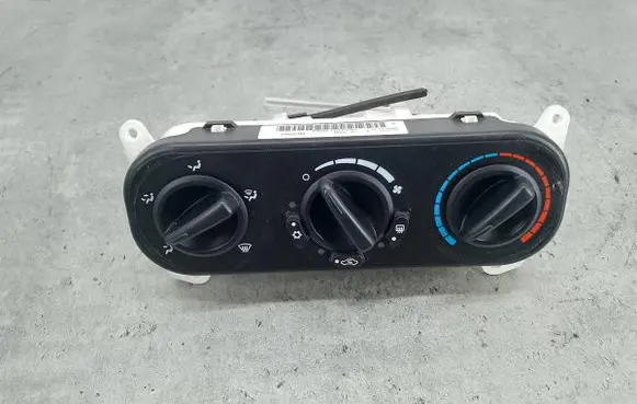 Dodge Caliber Climate control/heater control trim P55111874AA