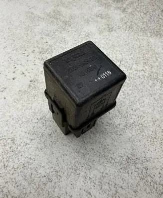 Volvo S40, V40 Other relay V23134B52X240 MB953381 40118