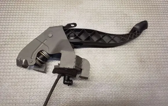 Volkswagen Transporter - Caravelle T5 Brake pedal 7E1721059F
