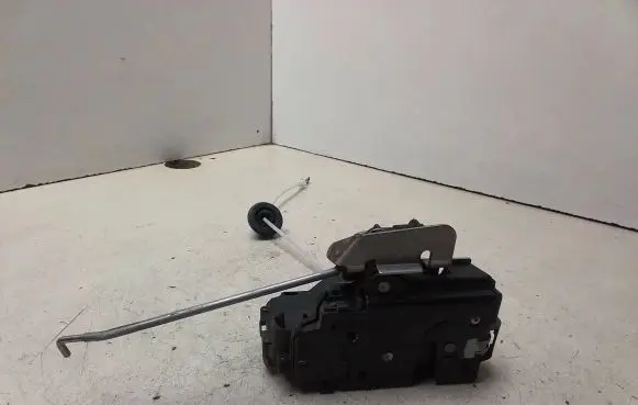 Audi A4 S4 B6 8E 8H Front door lock 8E1837016C PA66307GF