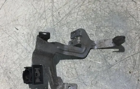 Volkswagen Golf VII Other engine bay part KY07C0971858
