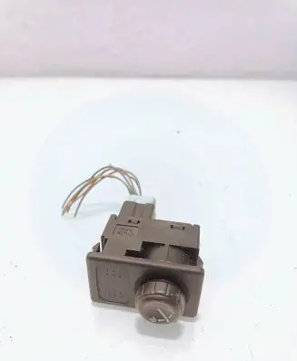 Nissan Almera N16 Wing mirror switch
