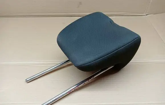 Suzuki Swift II Rear seat headrest