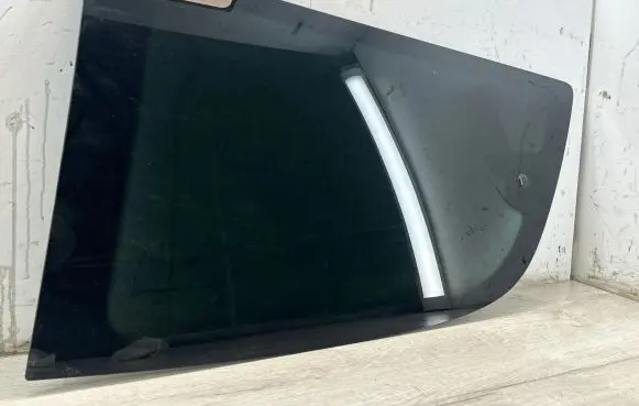 Mercedes-Benz Vito Viano W639 Rear side window