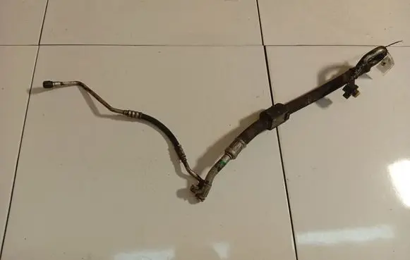 Air conditioning (A/C) pipe/hose