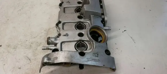 Audi A4 S4 B7 8E 8H Rocker cam cover 06D103469J