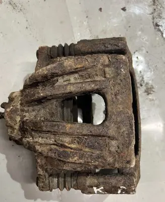 Jeep Cherokee III KJ Front brake caliper